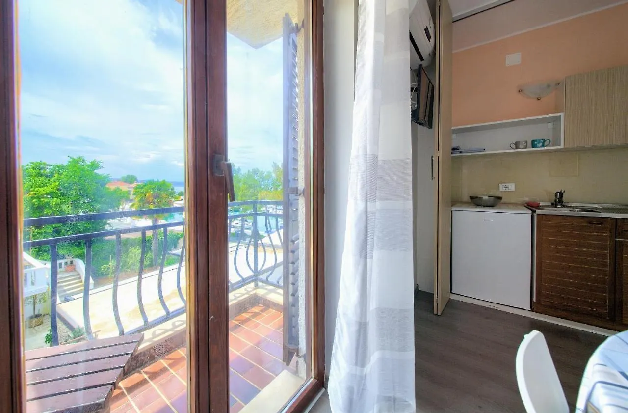 Apartments Dundo Nijvice