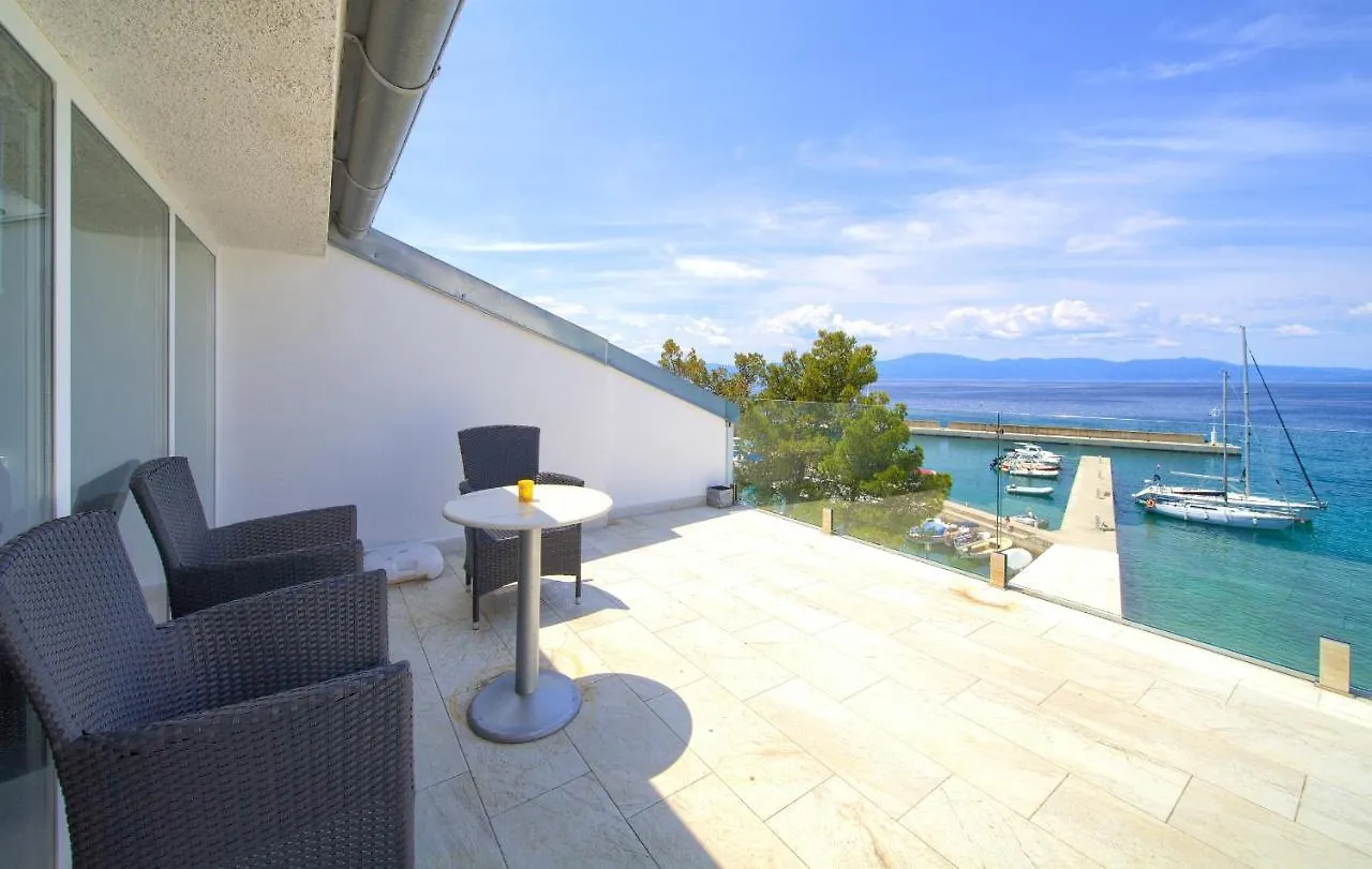 Apartments Dundo Нивице