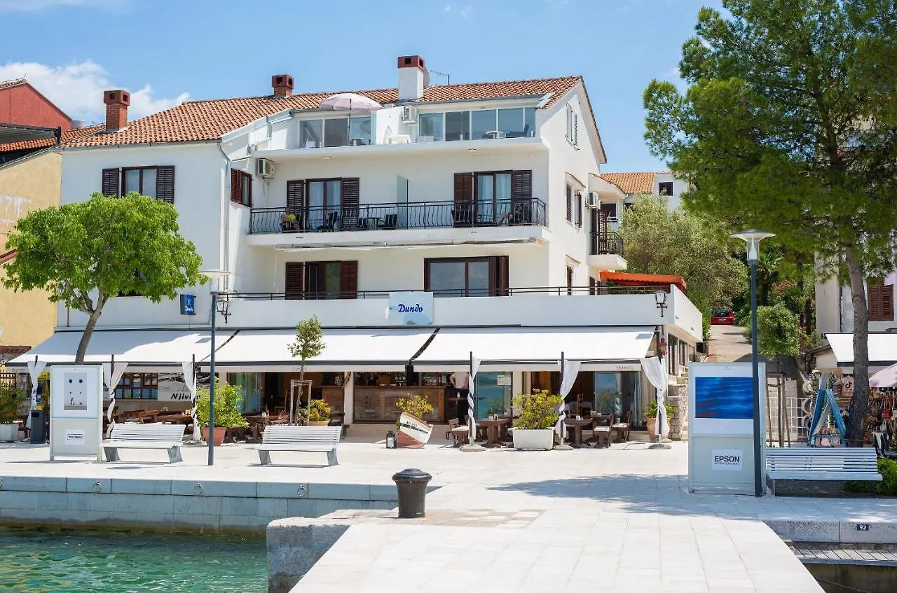 Apartments Dundo Нивице